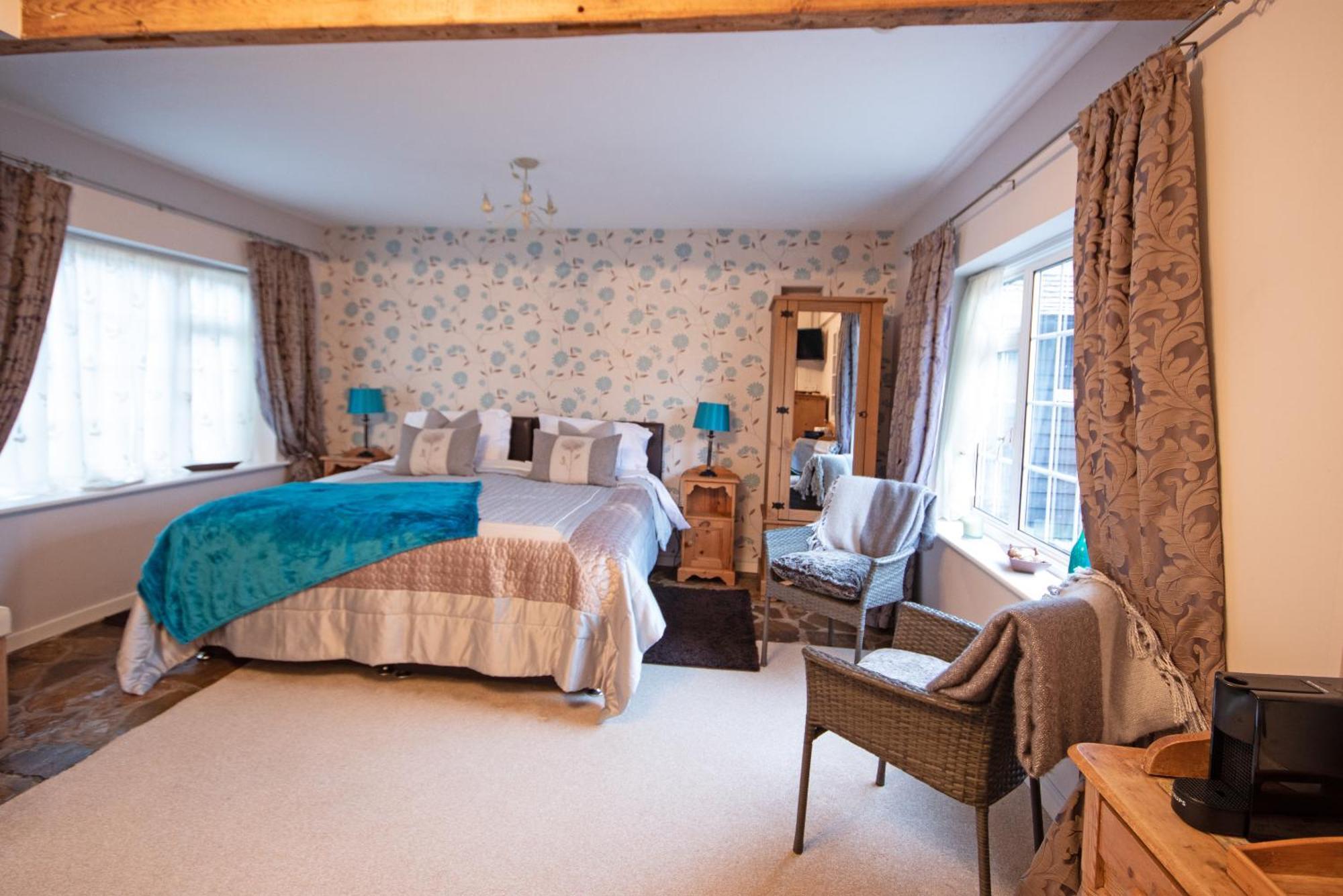 Magpies Lodge Slinfold Bagian luar foto