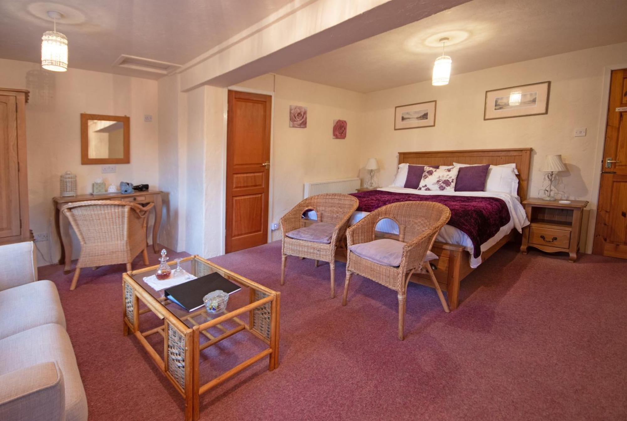 Magpies Lodge Slinfold Bagian luar foto
