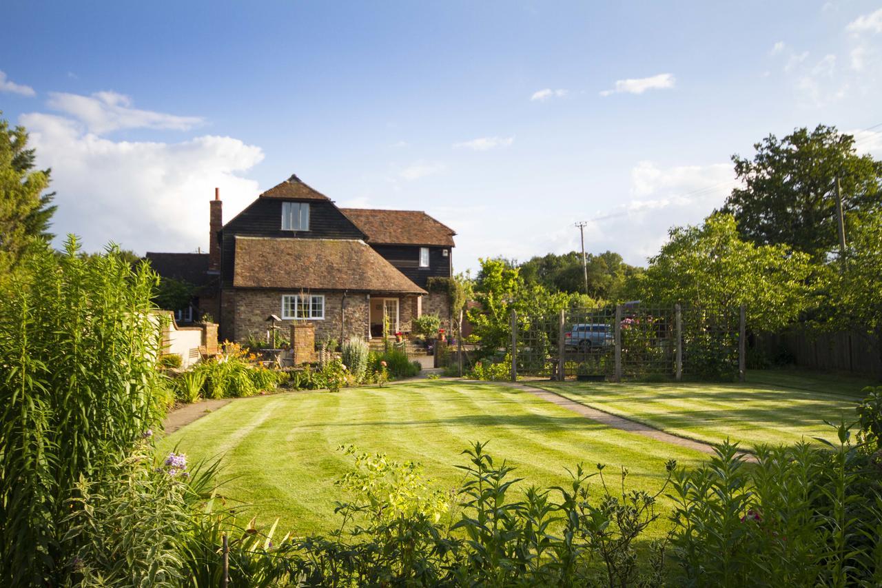 Magpies Lodge Slinfold Bagian luar foto
