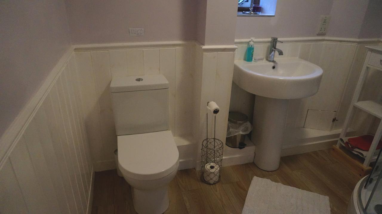 Magpies Lodge Slinfold Bagian luar foto