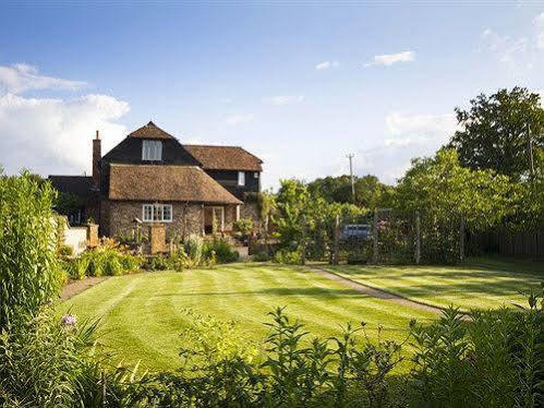 Magpies Lodge Slinfold Bagian luar foto